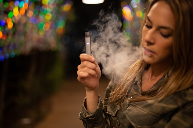 Le plaisir lié à la gestuelle est retrouvé dans la cigarette électronique